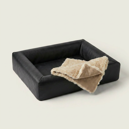 BIA Bett schwarz mit Kuschelfaktor in beige